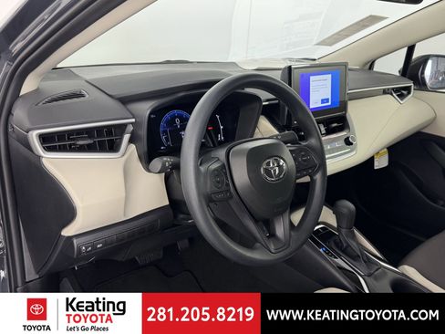 Used 2026 Toyota Corolla LE FWD image 2