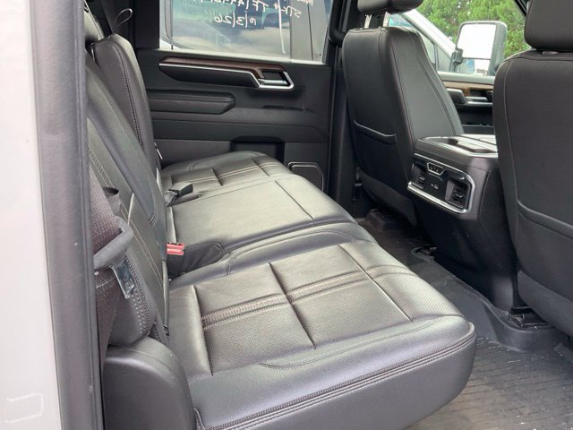 Used 2024 Chevrolet Silverado 2500 High Country w/ High Country Premium Package AWD/4WD image 11