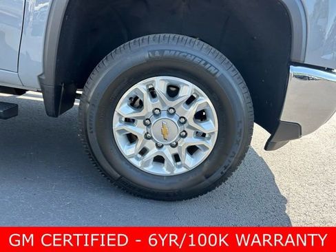 Used 2024 Chevrolet Silverado 2500 LT w/ Convenience Package image 8