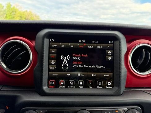 Used 2022 Jeep Wrangler Unlimited Rubicon w/ LED Lighting Group AWD/4WD image 19