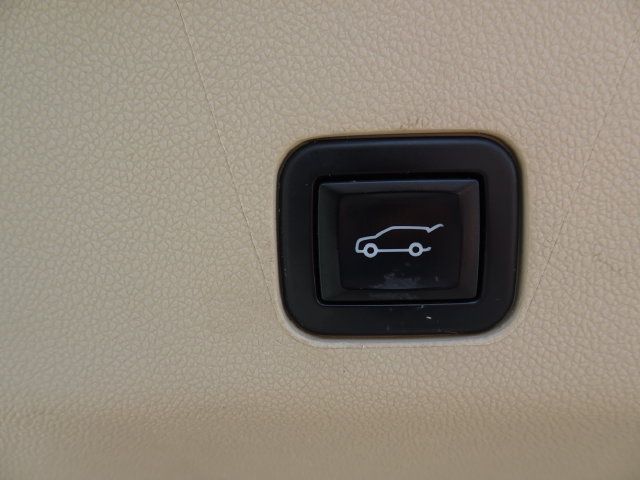 Used 2022 Cadillac Escalade Premium Luxury w/ Performance Package AWD/4WD image 34