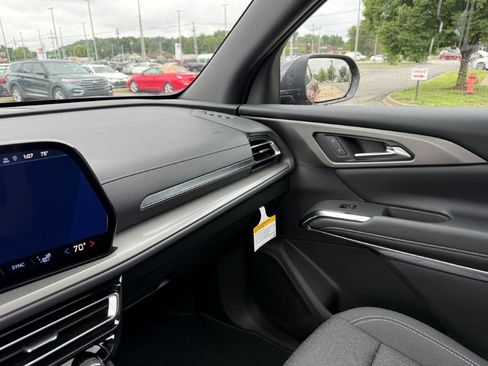 New 2026 Chevrolet Traverse LT w/ Sun and Wheel Package FWD image 20