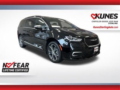 New 2026 Chrysler Pacifica Pinnacle