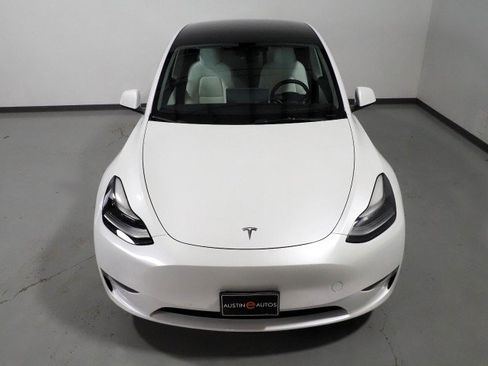 Used 2022 Tesla Model Y Performance image 12