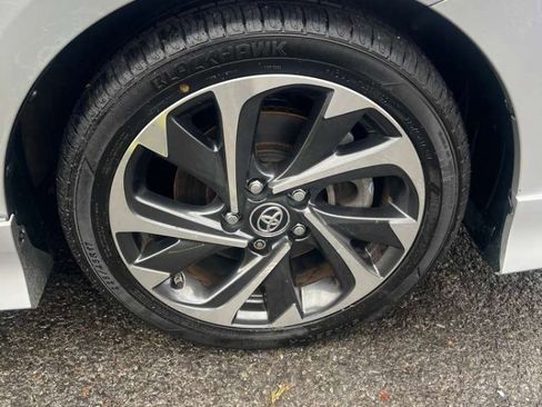 Used 2018 Toyota Corolla iM image 15