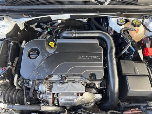 Used 2024 Chevrolet Malibu LT FWD image 9