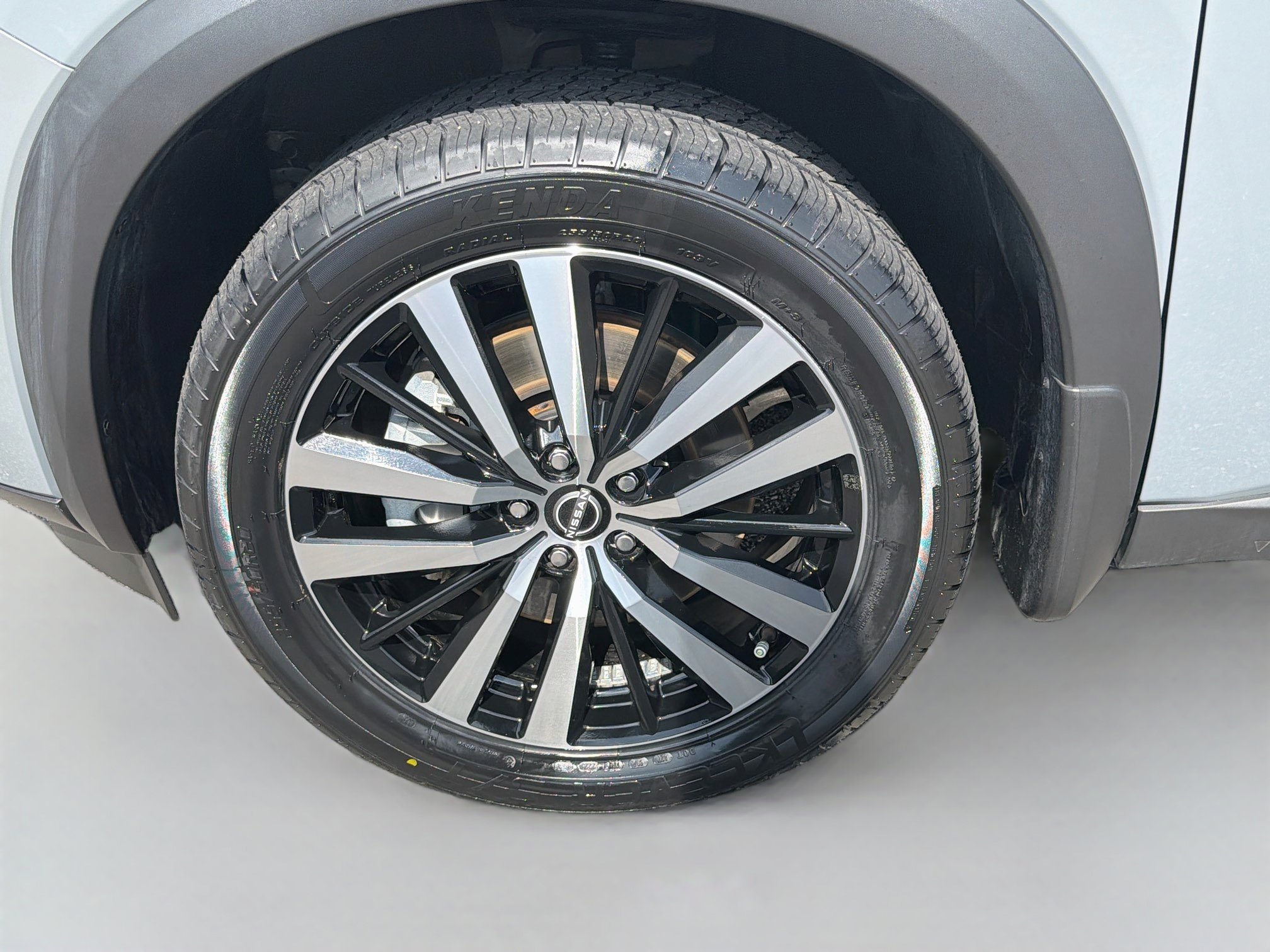 Used 2024 Nissan Pathfinder Platinum FWD image 43