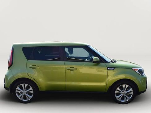 Used 2015 Kia Soul + FWD image 11