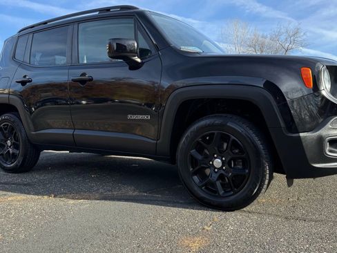 Used 2017 Jeep Renegade Latitude image 9