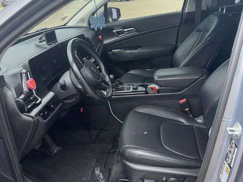 Used 2023 Kia Sportage EX FWD image 6