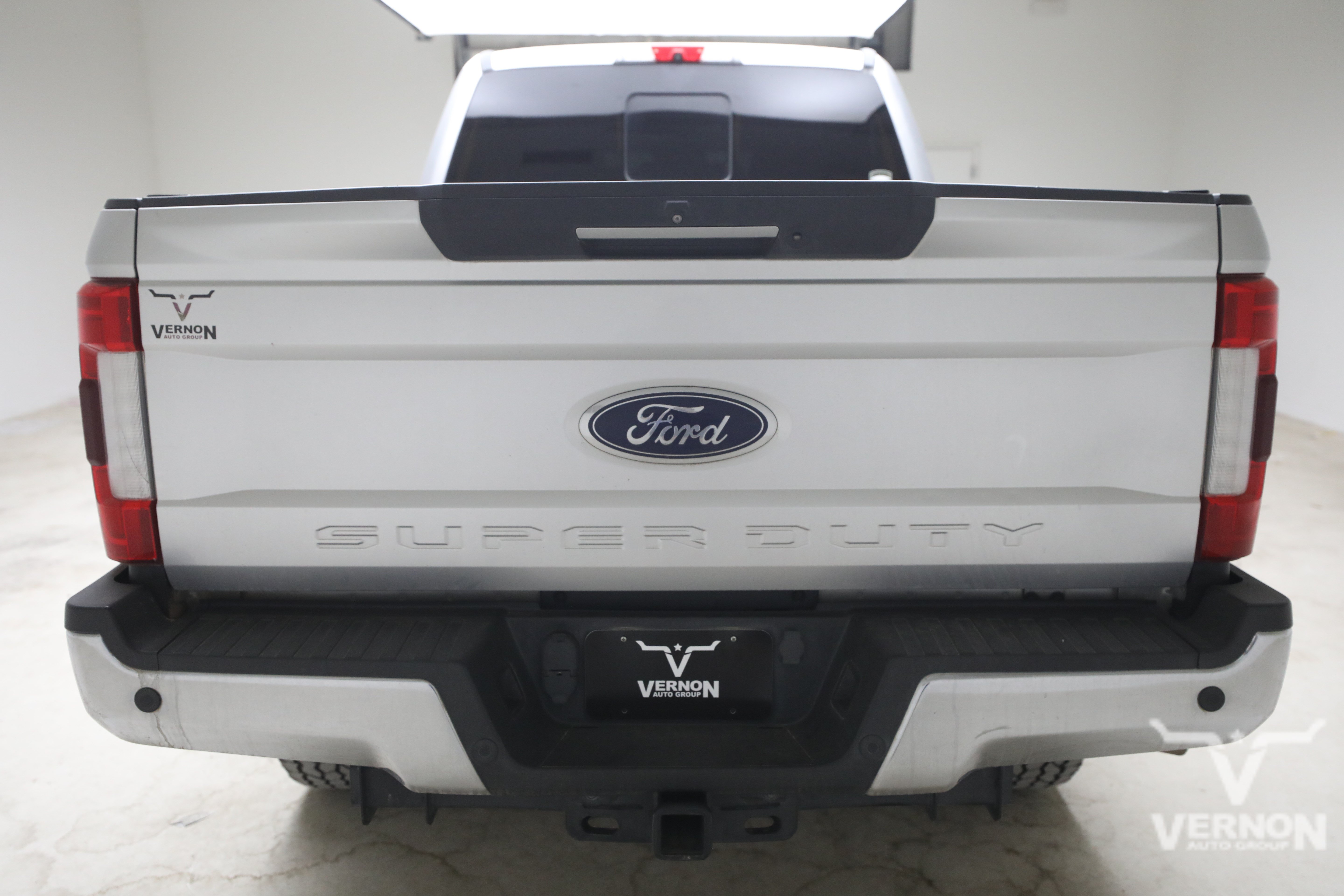 Used 2018 Ford F250 Lariat w/ Lariat Ultimate Package AWD/4WD image 3