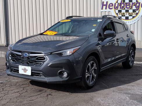 Used 2024 Subaru Crosstrek 2.0i Premium image 3