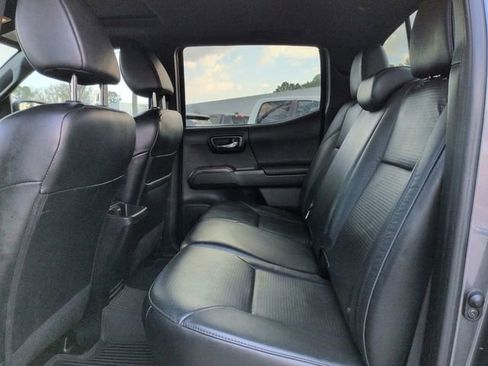 Used 2021 Toyota Tacoma TRD Off-Road w/ TRD Premium Off Road Package image 17