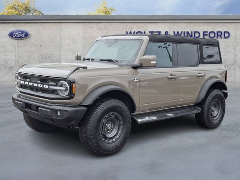 Certified 2025 Ford Bronco Outer Banks w/ Sasquatch Package image 3