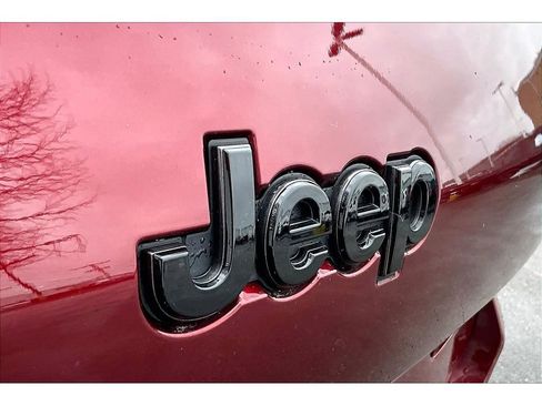 Certified 2025 Jeep Grand Cherokee L Altitude AWD/4WD image 10