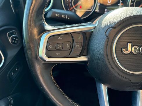 Used 2020 Jeep Gladiator Overland AWD/4WD image 17