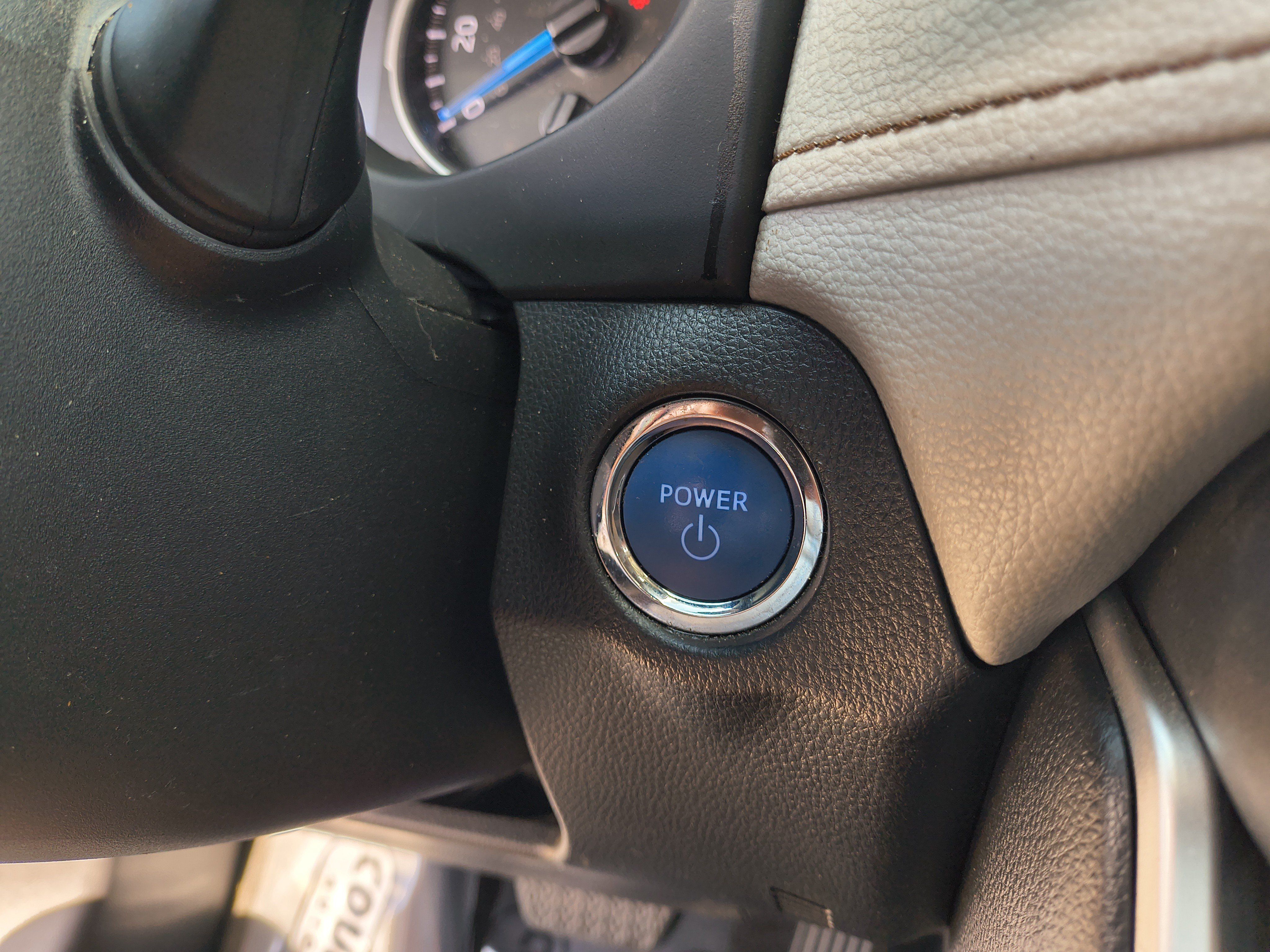 Used 2021 Toyota RAV4 XLE Premium AWD/4WD image 32
