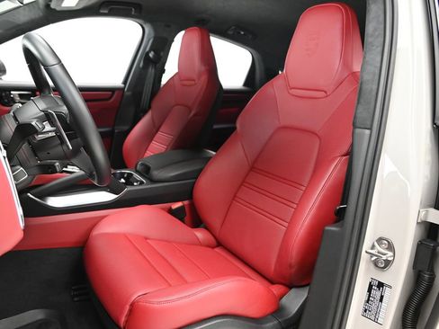Used 2023 Porsche Cayenne Turbo GT AWD/4WD image 25