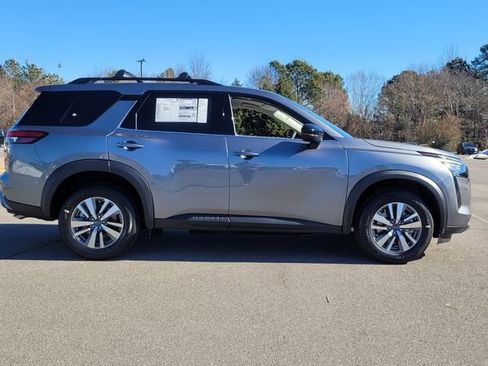 New 2026 Nissan Pathfinder SL AWD/4WD image 2