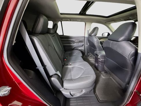Used 2024 Toyota Grand Highlander FWD image 22