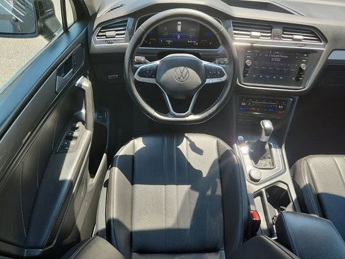 Used 2022 Volkswagen Tiguan SE AWD/4WD image 7