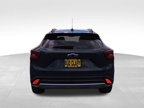 Used 2025 Chevrolet Trax LT w/ LT Convenience Package image 5