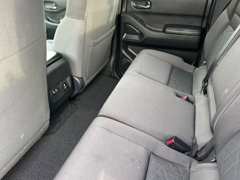 Used 2025 Nissan Frontier SV w/ SV Convenience Package AWD/4WD image 4