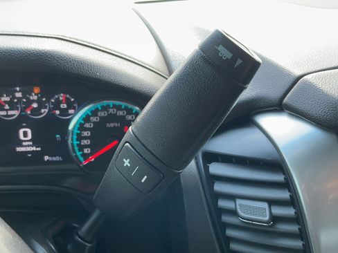 Used 2020 Chevrolet Tahoe Premier w/ Premier 6.2L Value Package RWD image 15