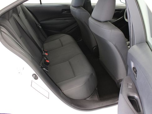 Used 2026 Toyota Corolla LE FWD image 31