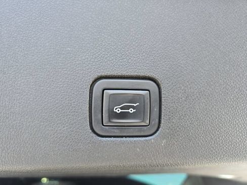 Used 2020 Cadillac XT6 Premium Luxury AWD/4WD image 37