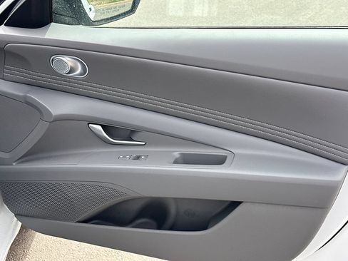 New 2026 Hyundai Elantra SEL Sport Premium FWD image 15