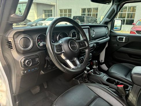 Used 2023 Jeep Wrangler Unlimited Sahara w/ Cold Weather Group AWD/4WD image 12