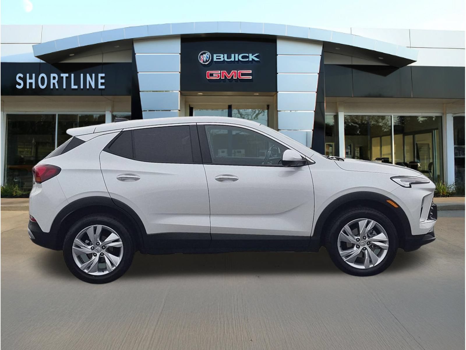 Used 2024 Buick Encore GX Preferred w/ Advanced Technology Package AWD/4WD image 2