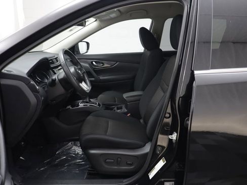 Used 2017 Nissan Rogue SV FWD image 5