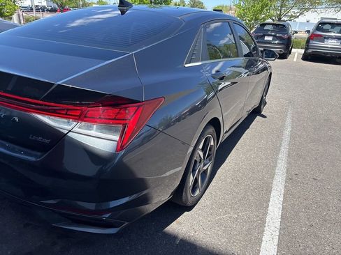 Used 2023 Hyundai Elantra Limited image 12