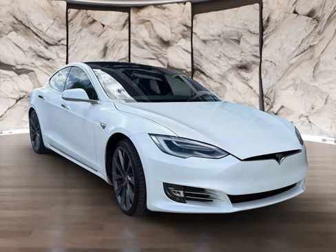 Used 2020 Tesla Model S Performance AWD/4WD image 10