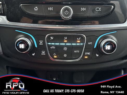 Used 2021 Chevrolet Traverse LT image 35