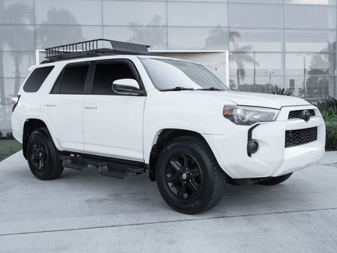 Used 2018 Toyota 4Runner SR5 RWD image 3
