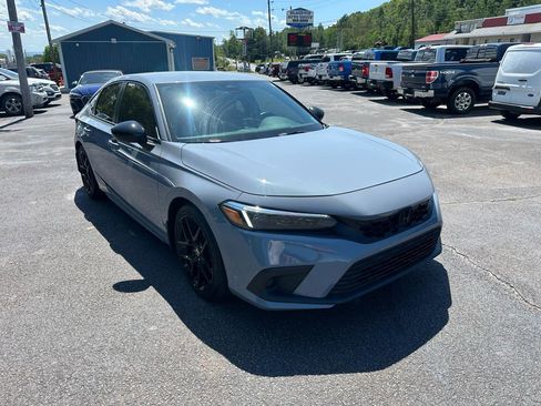 Used 2023 Honda Civic Sport image 3