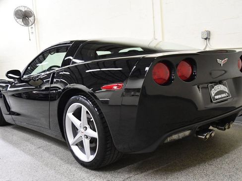 Used 2011 Chevrolet Corvette Coupe w/ 1LT image 7