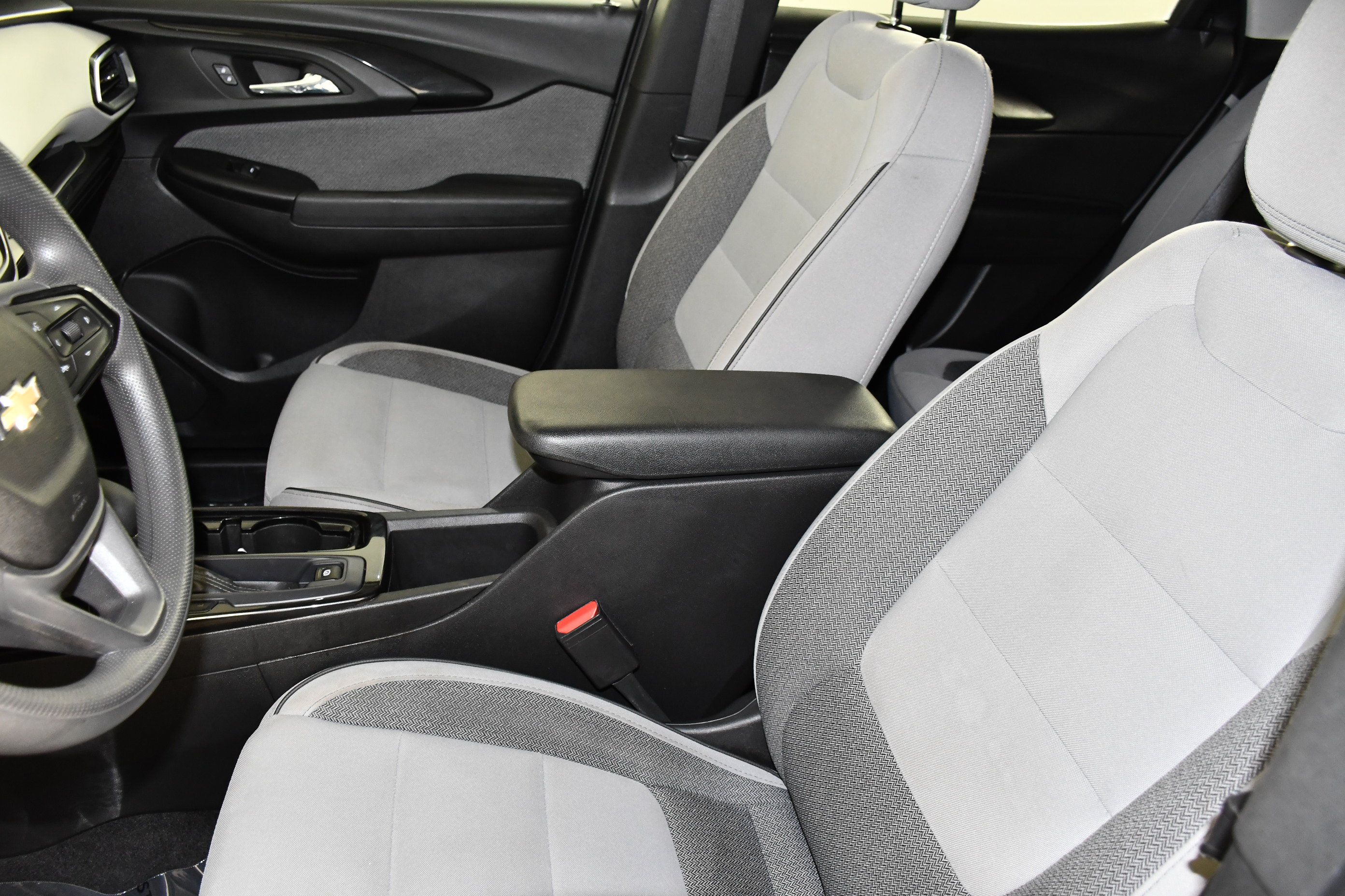 Used 2021 Chevrolet TrailBlazer LT AWD/4WD image 37