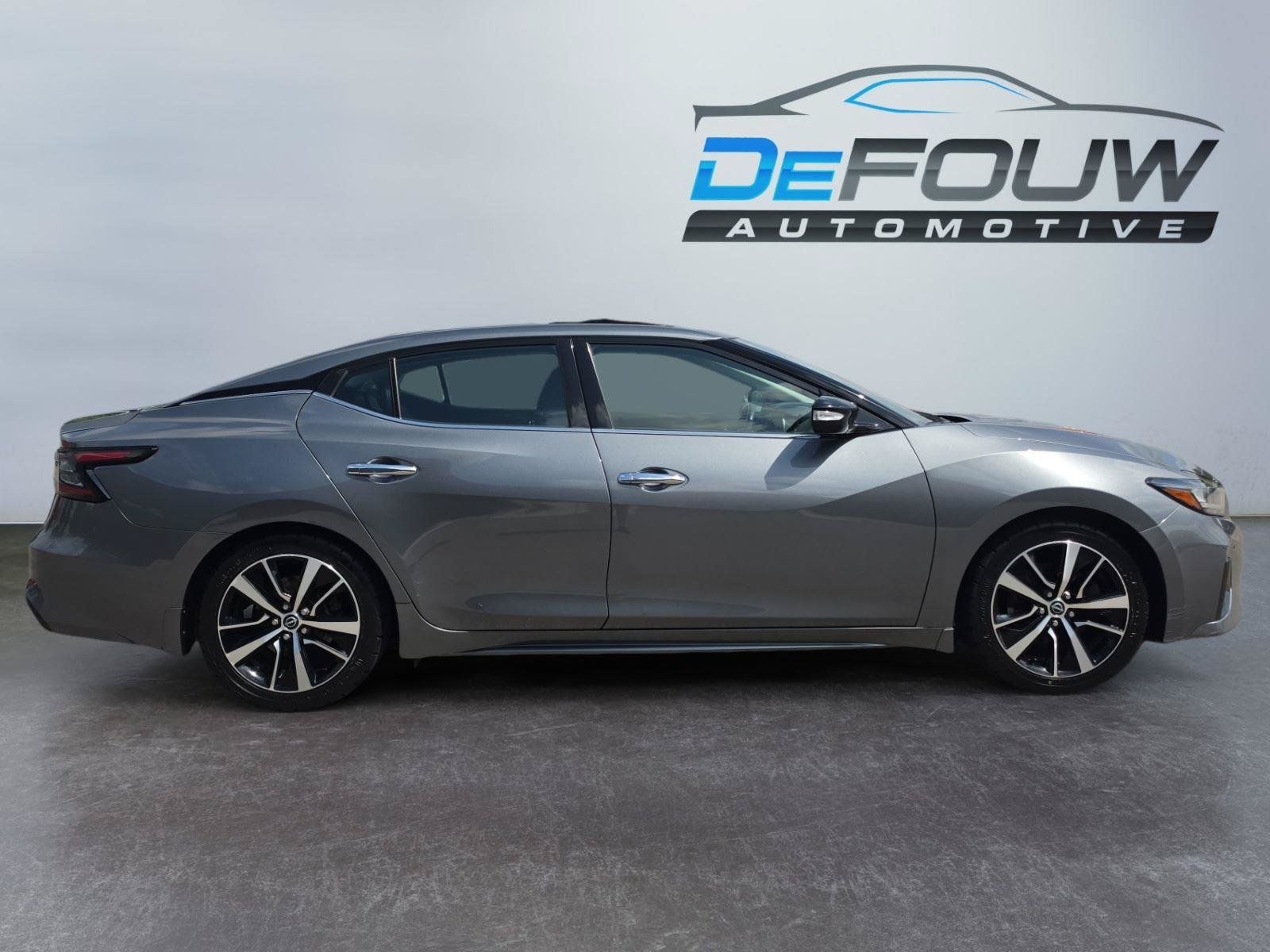 Used 2023 Nissan Maxima SL FWD image 2