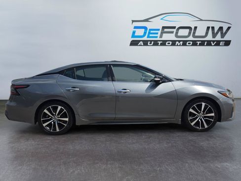 Used 2023 Nissan Maxima SL FWD image 2