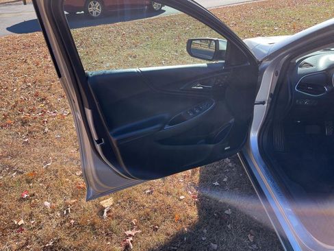 Used 2017 Chevrolet Malibu Premier w/ Premier Sun and Wheel Package image 14