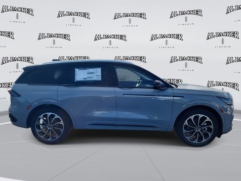 New 2026 Lincoln Nautilus Reserve image 6