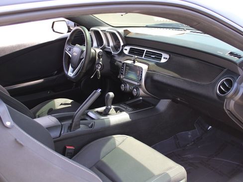 Used 2014 Chevrolet Camaro SS w/ SS Performance Package RWD image 59