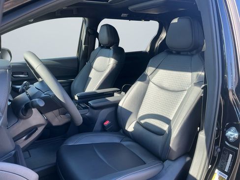 New 2026 Toyota Sienna XLE Woodland Edition image 10