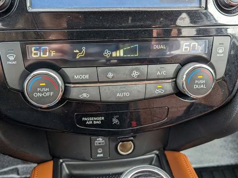 Used 2017 Nissan Rogue SL w/ SL Premium Package image 27