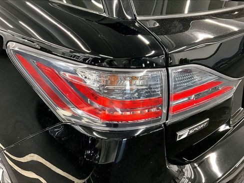 Used 2017 Lexus CT 200h w/ Navigation System Package FWD image 28