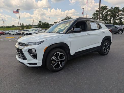 Used 2023 Chevrolet TrailBlazer RS w/ Sun and Liftgate Package FWD image 8